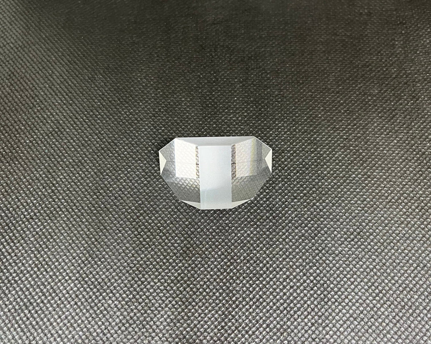 High Precision Roof Prism (Amici) for Image Erection and Beam Deviation
